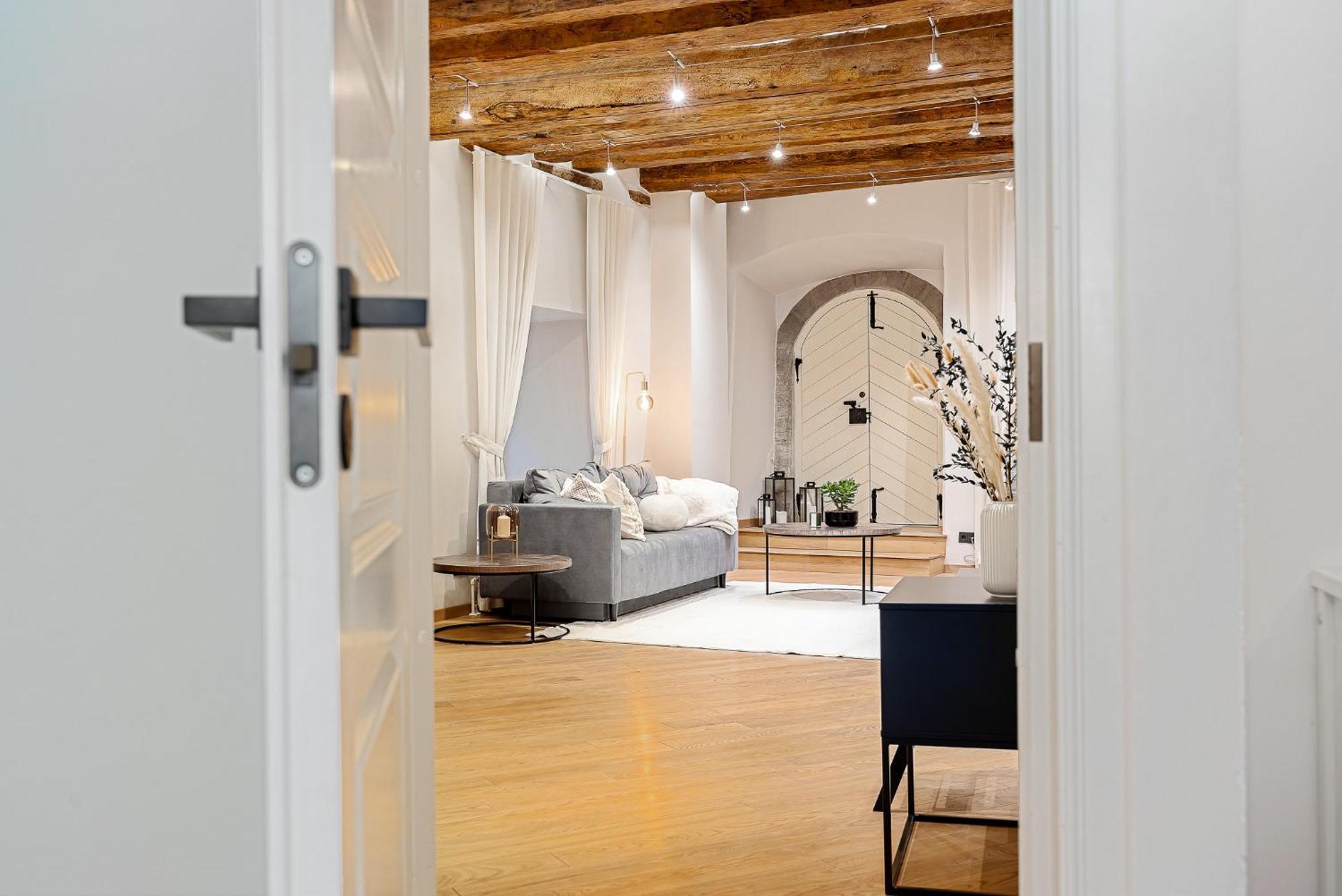Apartment Modern Charm In Old Town Tallinn